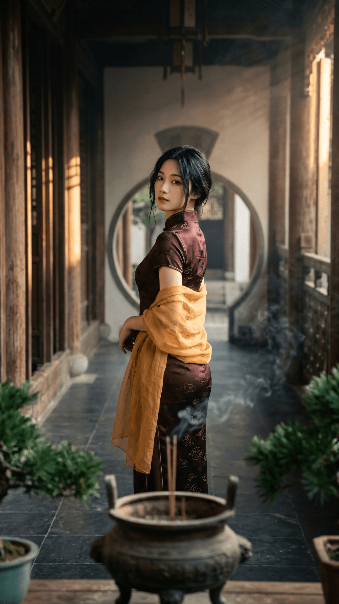 万事如潮生又落，吾心似月静且明。莫道归途非坦荡，一篙春水到清平。